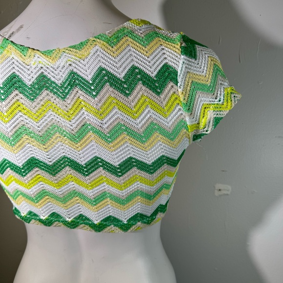 Jolie & Joy Chevron Knit Crop Top retro yellow green twist front Size Small - Picture 5 of 15